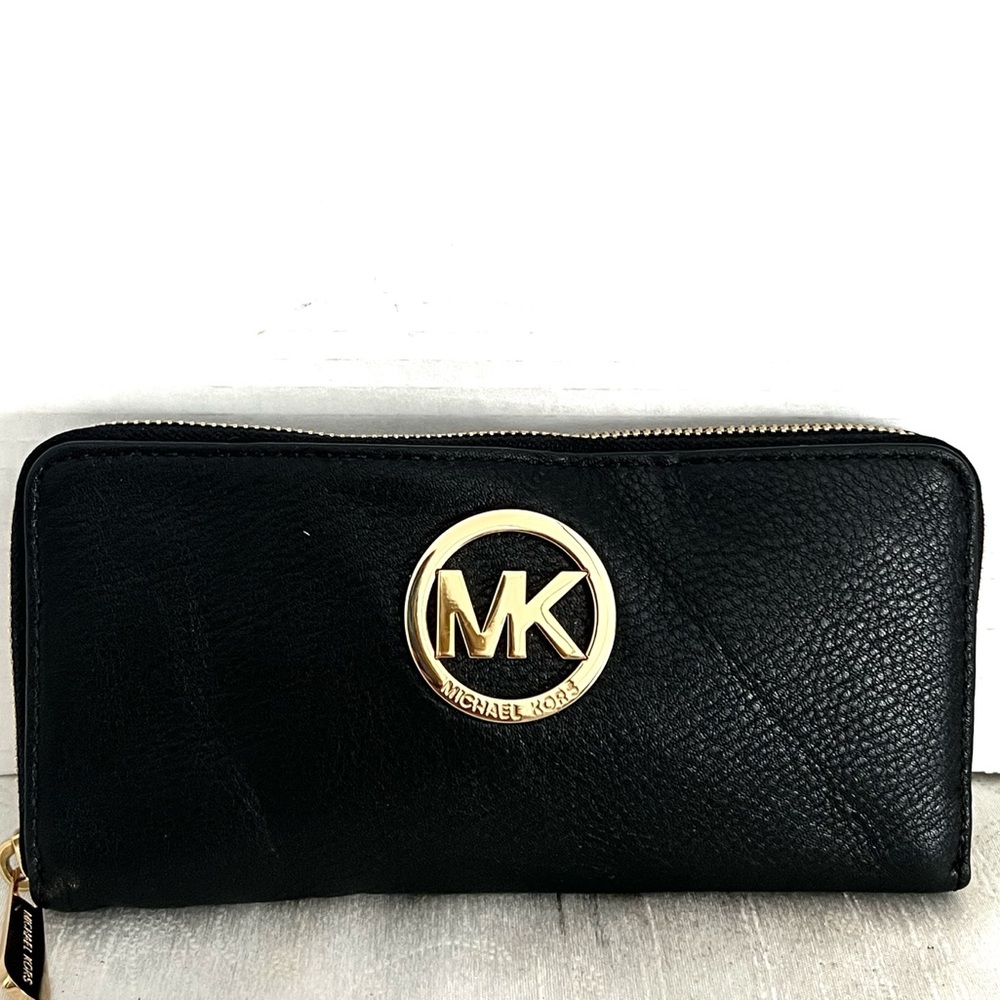 Michael Kors Fulton Zip Around Continental Wallet black pebbled leather